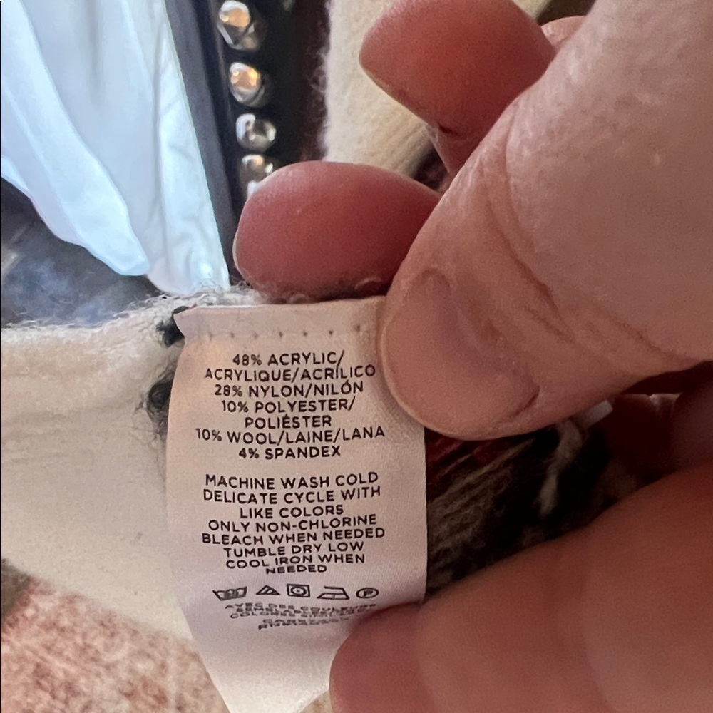 Cozy Cream And Multicolor Patterned Cardigan - image 3